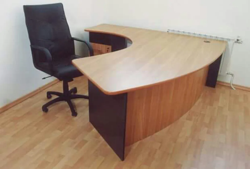 Ъглово офис бюро
